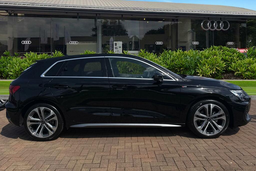 Audi A3 S Line Tfsi 150 Ps S Tronic DE75RWK Black #3