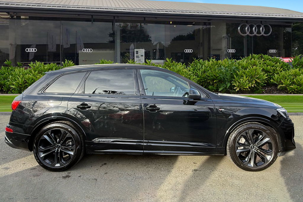 Audi Q7 Suv Black Edition Tdi Quattro 231 Ps Tiptronic BP75XJW Black #3