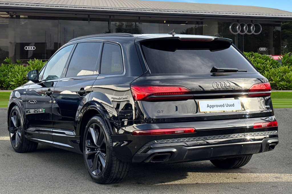 Audi Q7 Suv Black Edition Tdi Quattro 231 Ps Tiptronic BP75XJW Black #2