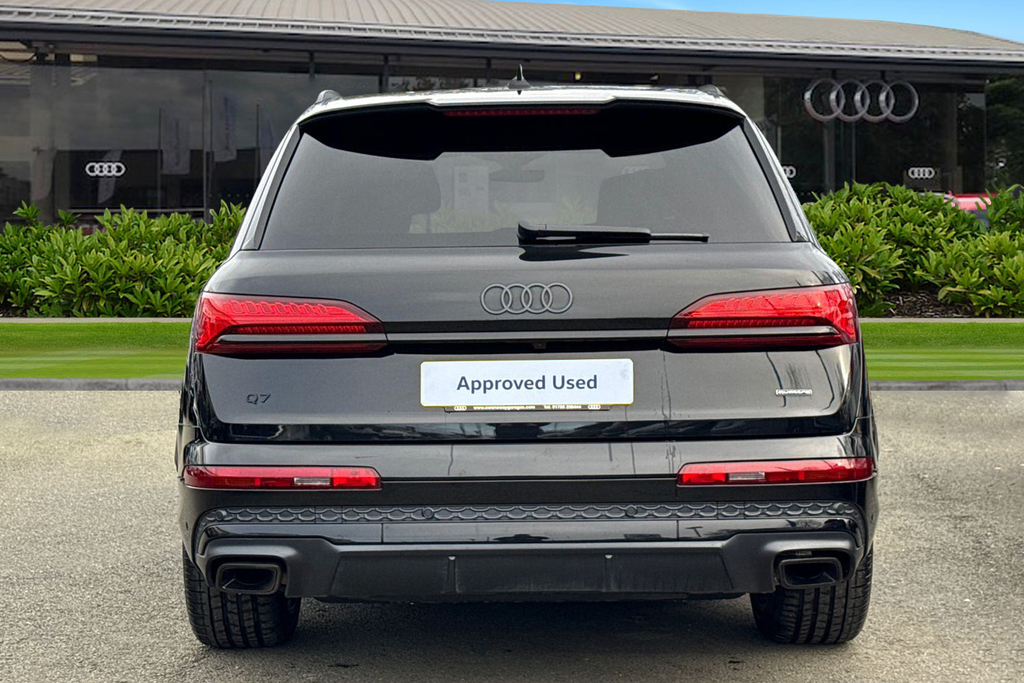 Audi Q7 Suv Black Edition Tdi Quattro 231 Ps Tiptronic BP75XJW Black #4