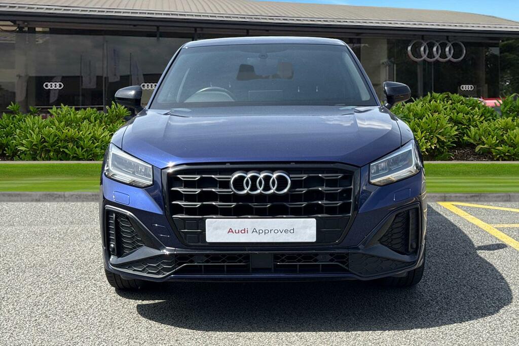 Audi Q2 Black Edition 35 Tfsi 150 Ps S Tronic DX71RYP Blue #5