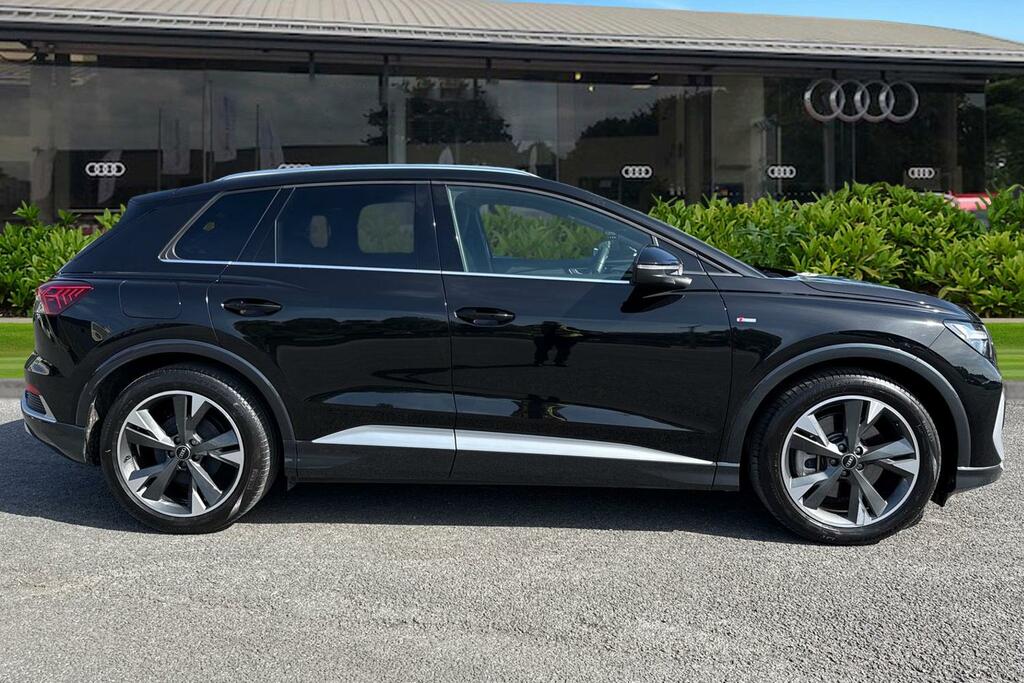Audi Q4 E Tron Q4 S Line 45 E-tron 210,00 Kw MK24FLH Black #3