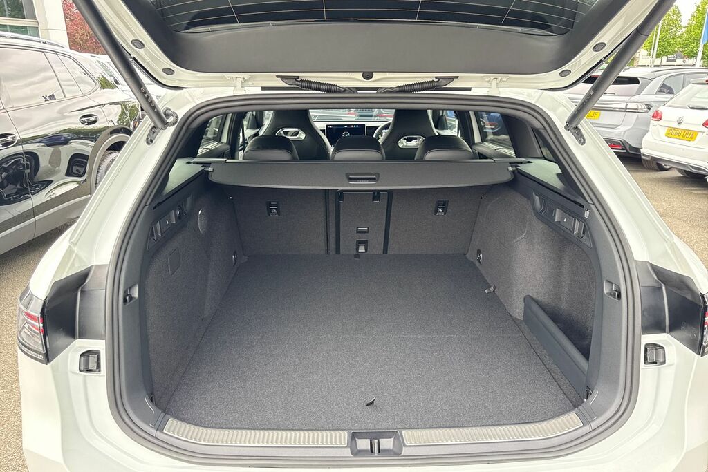 Volkswagen Passat 1.5 Tsi Ehybrid R-line Dsg White #6