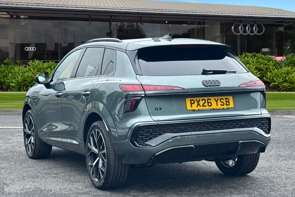 Audi Q3 Suv Edition 1 Tdi 150 Ps S Tronic PX26YSB Green #2