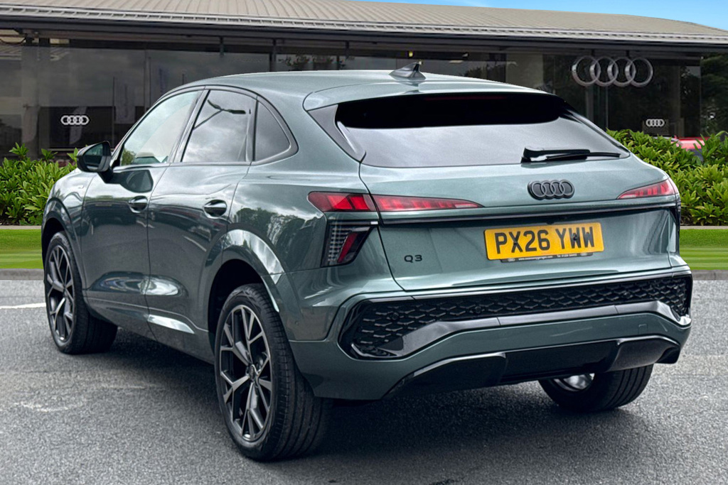 Audi Q3 Edition 1 Tdi 150 Ps S Tronic PX26YWW Green #2