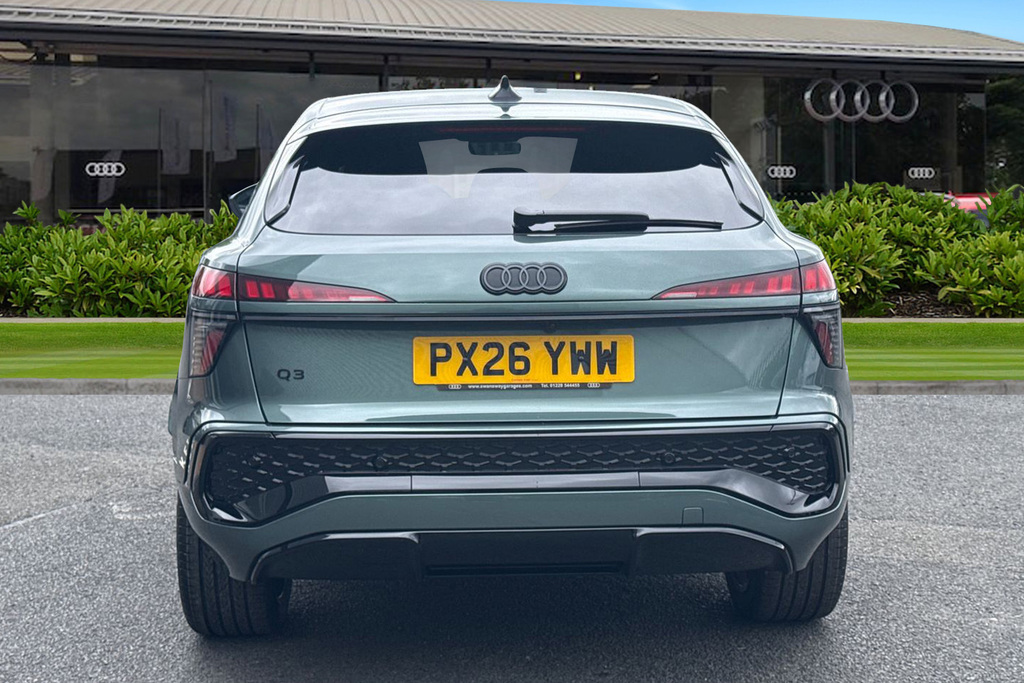 Audi Q3 Edition 1 Tdi 150 Ps S Tronic PX26YWW Green #4