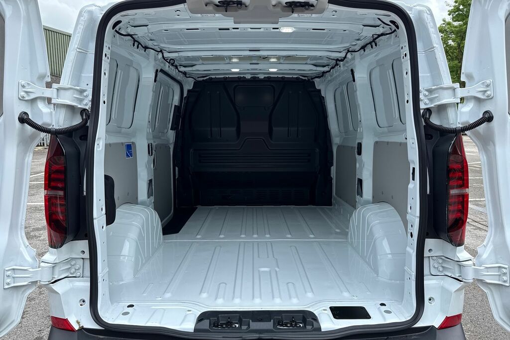 Volkswagen E-Transporter 100Kw 65Kwh Commerce Plus Van PF25BNN White #6