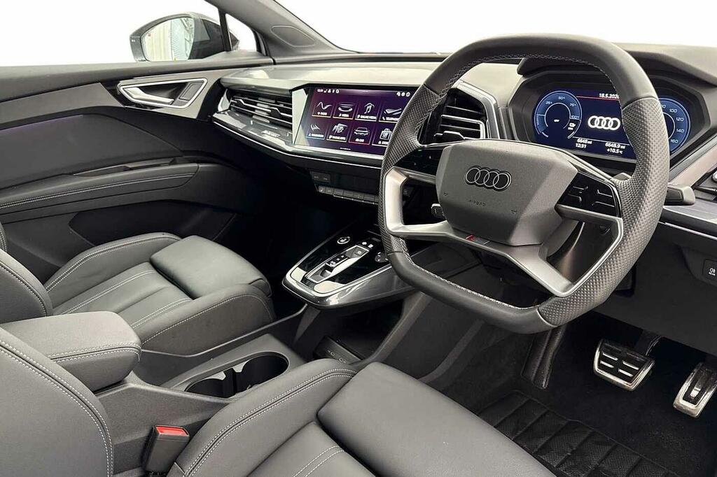 Audi Q4 E Tron Q4 Sportback Black Edition 45 E-tron Quattro 210,0 KM75ZWA White #6
