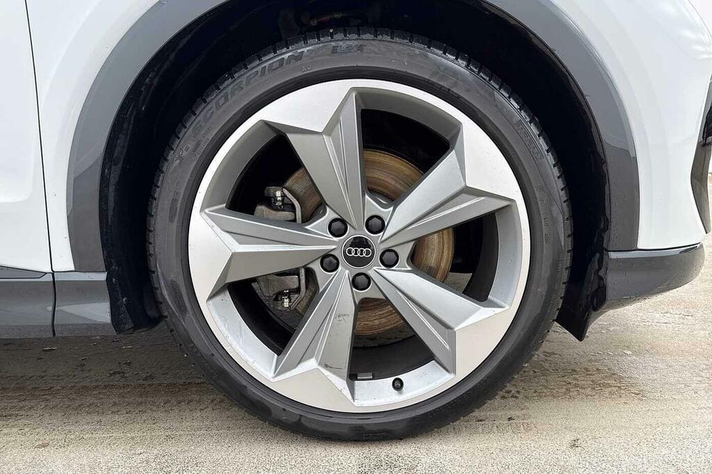 Audi Q4 E Tron Q4 Sportback Black Edition 45 E-tron Quattro 210,0 KM75ZWA White #5