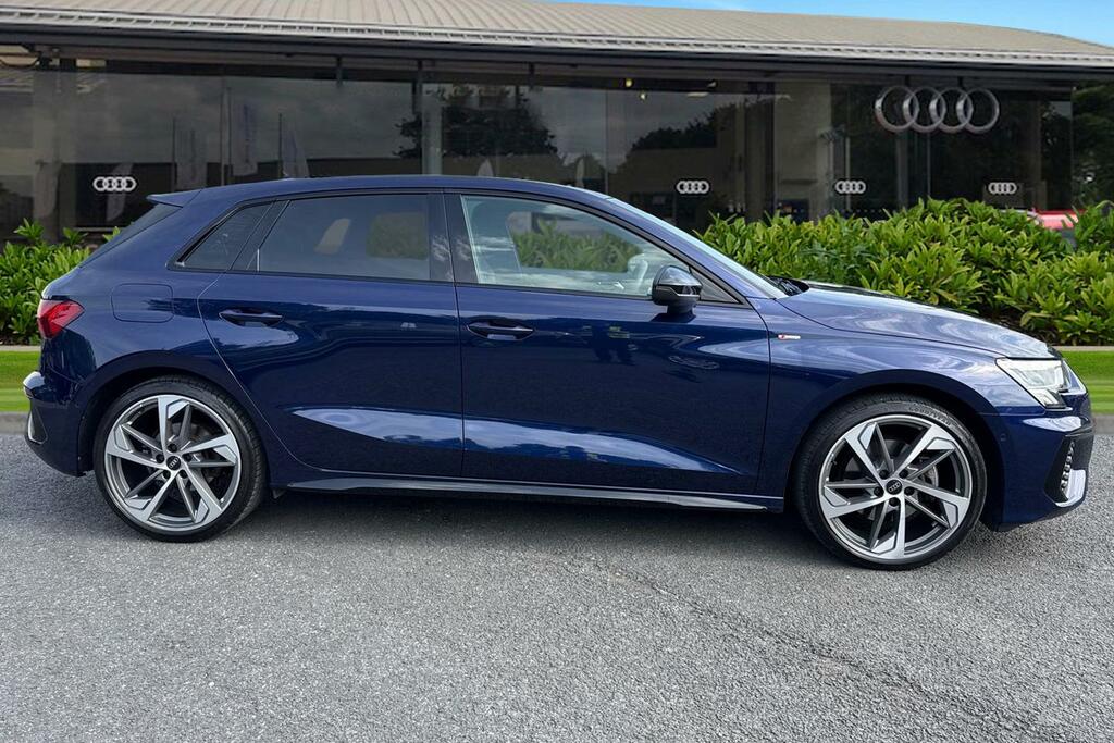 Audi A3 Black Edition 35 Tfsi 150 Ps S Tronic PG24EJV Blue #3