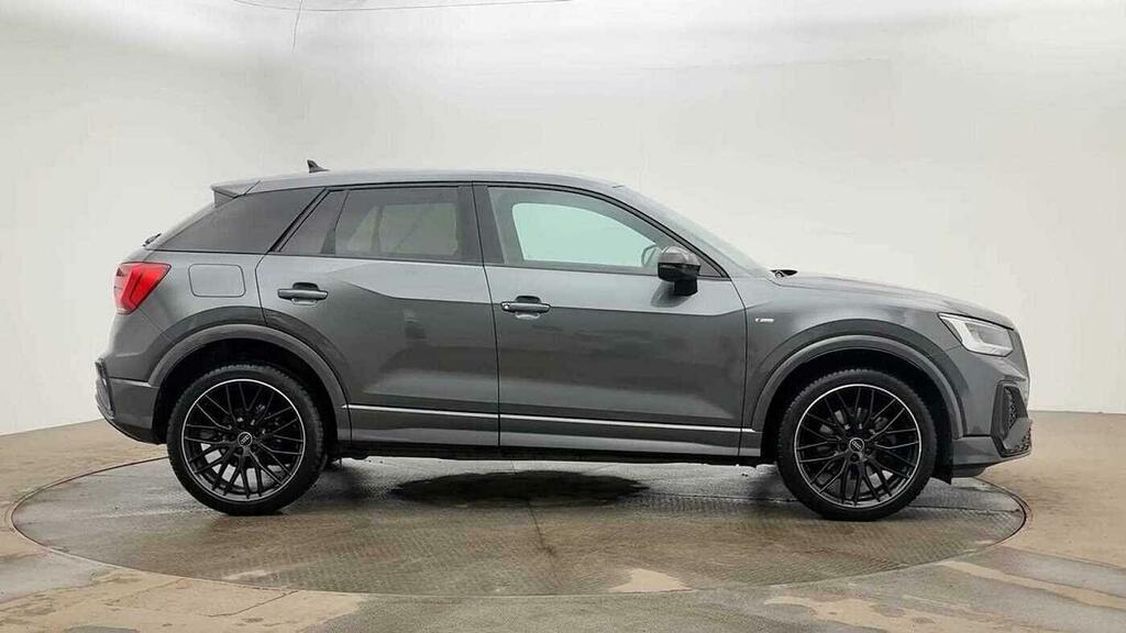 Audi Q2 Black Edition 35 Tfsi 150 Ps S Tronic Grey #3