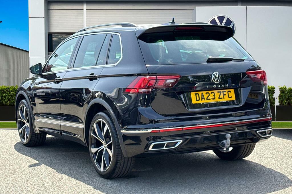 Volkswagen Tiguan 1.5 Tsi 150 R-line Dsg Swivelling Towbar, Keyless DA23ZFC Black #2