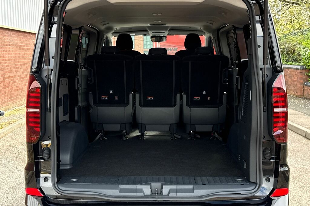 Volkswagen Transporter 2.0 Tdi 150Ps Commerce Pro Kombi Van Black #6
