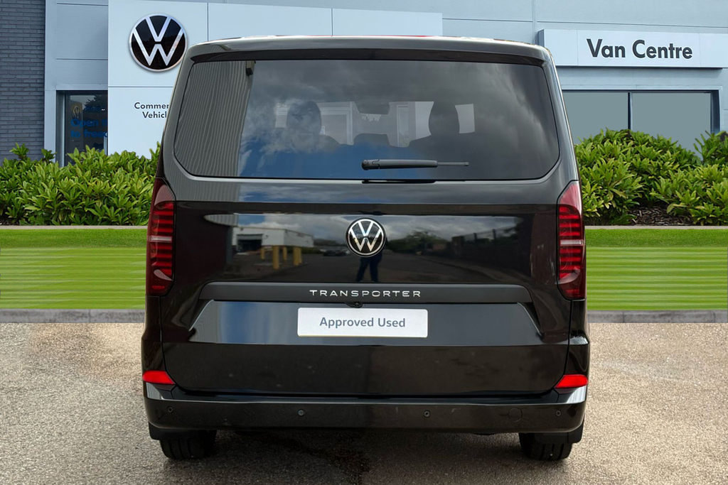 Volkswagen Transporter 2.0 Tdi 150Ps Commerce Pro Kombi Van Black #4