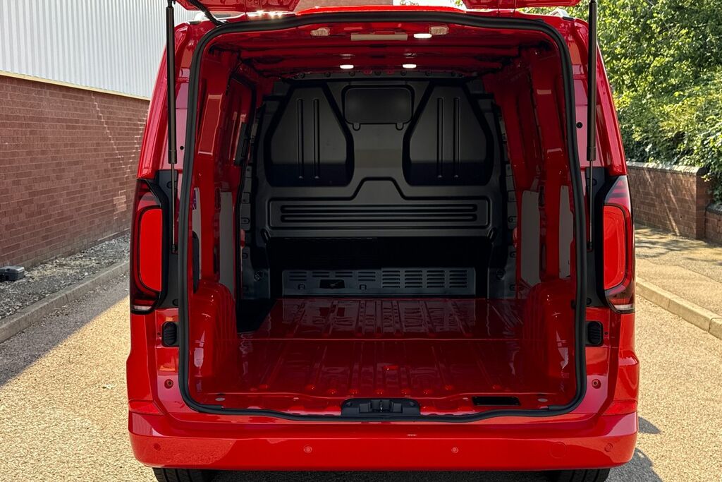 Volkswagen E-Transporter 160Kw 65Kwh 218Ps Commerce Pro Van Red #6
