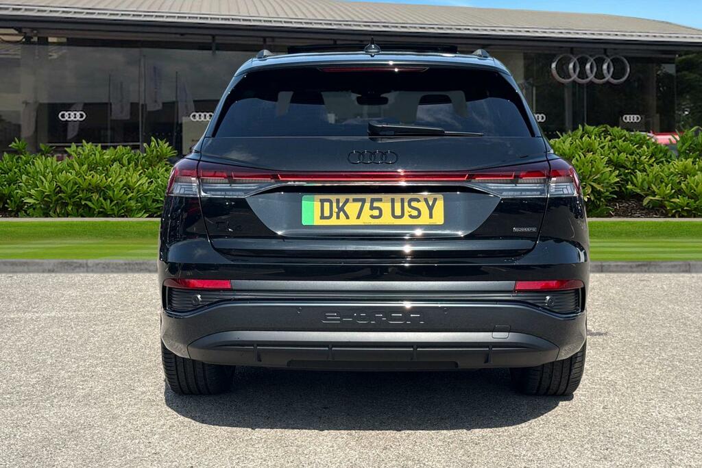 Audi Q4 E Tron Q4 Black Edition 45 E-tron Quattro 210,00 Kw Black #4