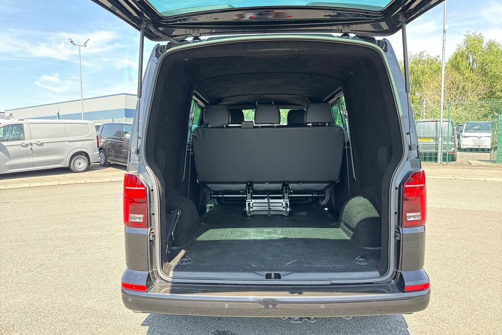 Volkswagen Transporter 2.0 Tdi 150 Highline Kombi Van Dsg Black #6