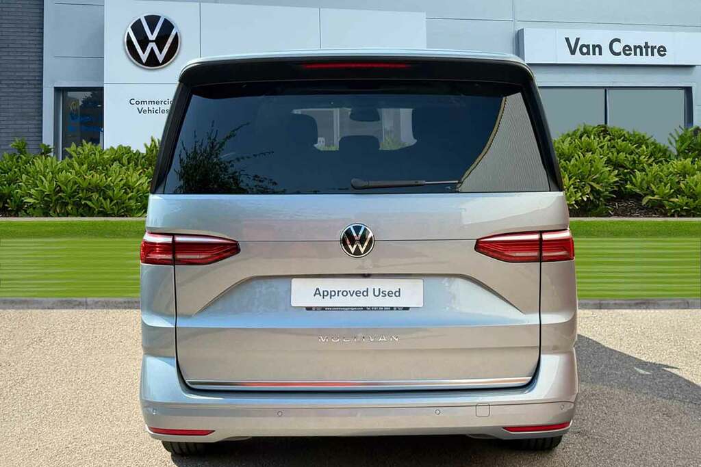 Volkswagen Multivan 2.0 Tsi Style Lwb Dsg BL75FLK Silver #4