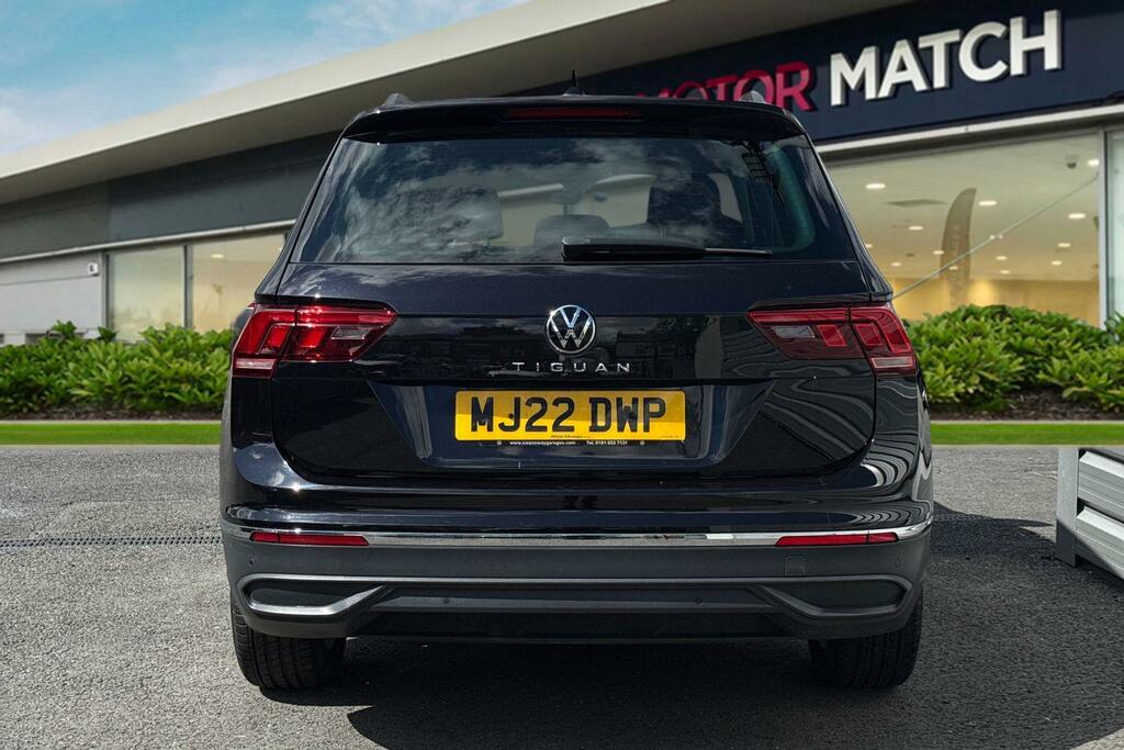 Volkswagen Tiguan 1.5 Tsi Life Euro 6 Ss MJ22DWP Black #4