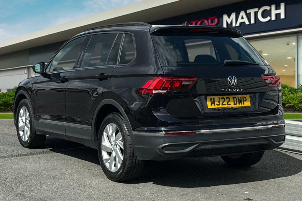 Volkswagen Tiguan 1.5 Tsi Life Euro 6 Ss MJ22DWP Black #2