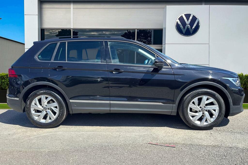 Volkswagen Tiguan 2.0 Tdi Life Dsg 1 Year Vw Warranty GM21YCE Black #3