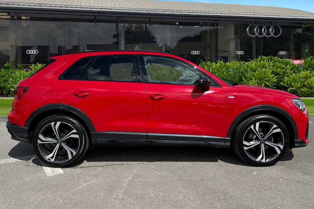 Audi Q3 Edition 1 35 Tfsi 150 Ps 6-Speed PK20XHV Red #3