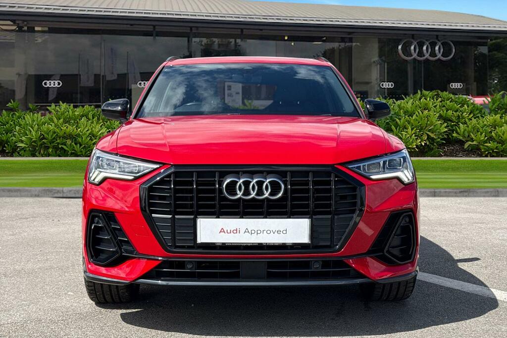 Audi Q3 Edition 1 35 Tfsi 150 Ps 6-Speed PK20XHV Red #5
