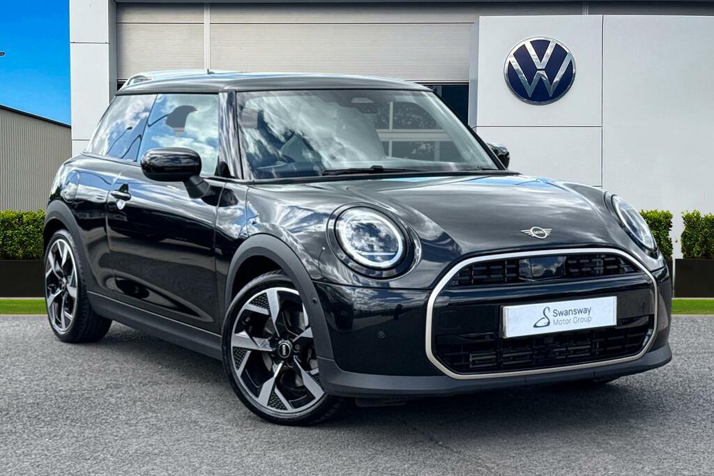 Mini Hatch 1.5C Exclusive Steptronic Euro 6 Ss Black