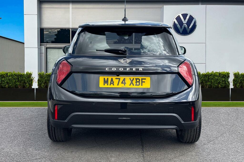Mini Hatch 1.5C Exclusive Steptronic Euro 6 Ss MA74XBF Black #4