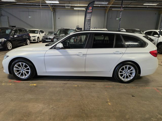 BMW 3 Series Estate CP16KUU White #4