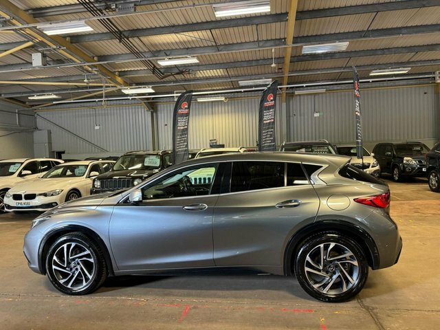 Infiniti Q30 Hatchback OW66LRU Grey #3