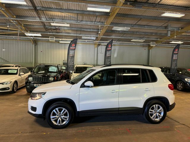 Volkswagen Tiguan Suv SN13XVB White #4