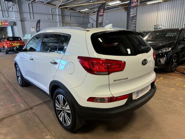 Kia Sportage Suv DY14HHW White #5