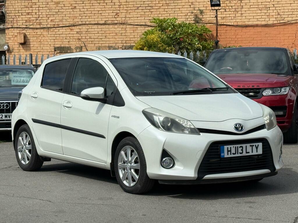 Toyota Yaris 1.5 Vvt-h T4 Cvt Euro 5 White