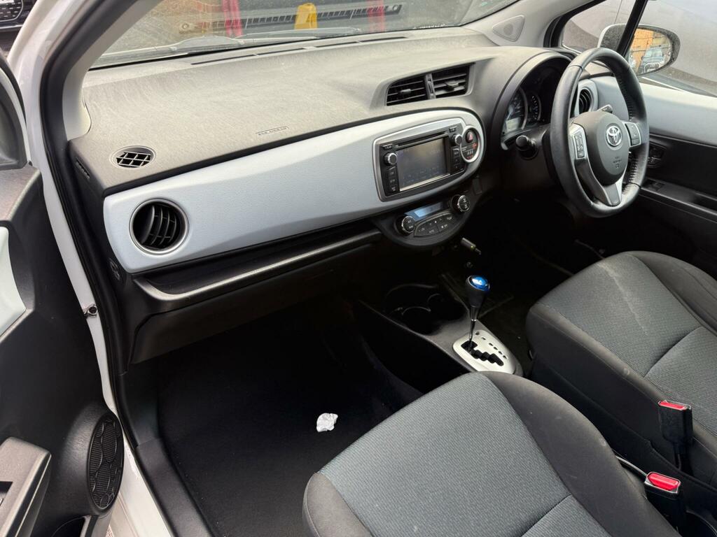 Toyota Yaris 1.5 Vvt-h T4 Cvt Euro 5 HJ13LTY White #6