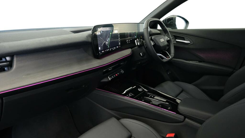 Audi Q3 1.5 E-hybrid Launch Edition S Tronic YJ75NGB Grey #2