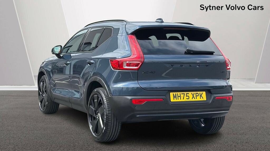 Volvo XC40 2.0 B3p Plus Black Edition MH75XPK Blue #2