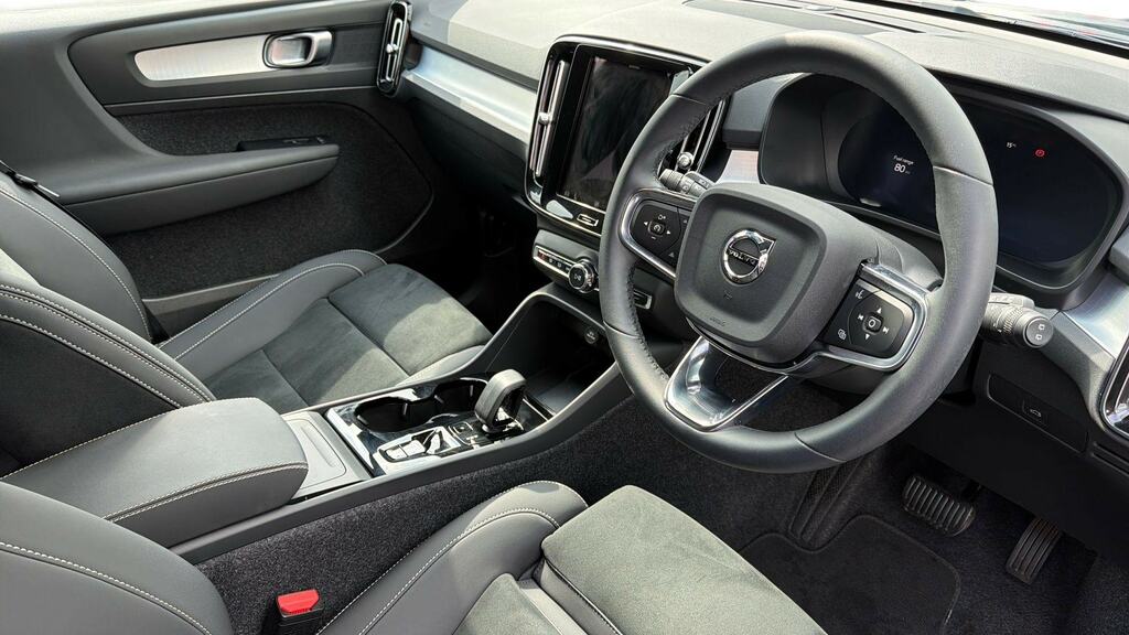 Volvo XC40 2.0 B3p Plus Black Edition MH75XPK Blue #5