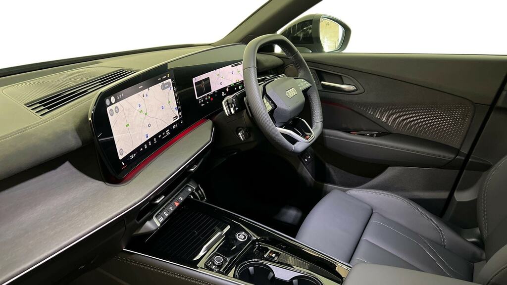 Audi Q3 1.5 E-hybrid Launch Edition S Tronic YL75JWK Grey #2