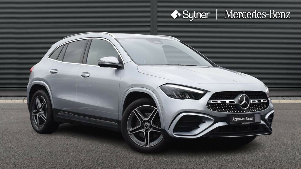 Mercedes-Benz GLA Class Gla 200 Amg Line Premium WR24YMH Silver