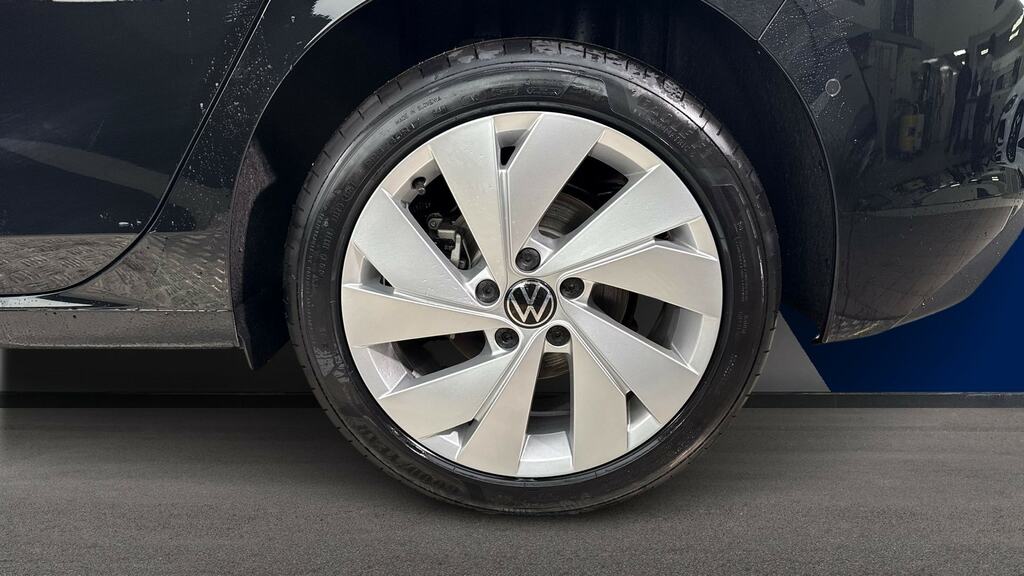 Volkswagen Golf 1.5 Tsi 150 Match CX75LNM Black #5