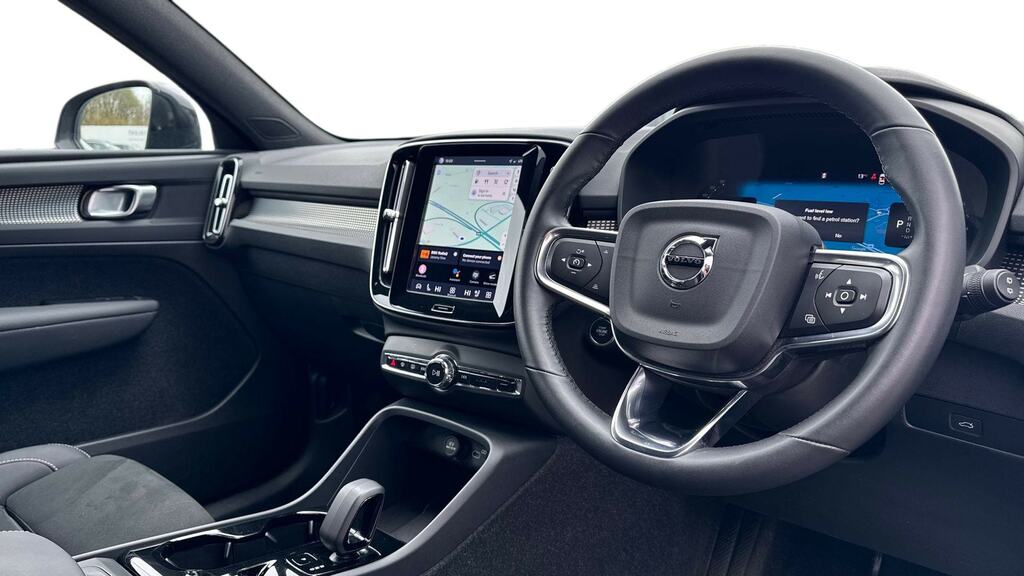 Volvo XC40 2.0 B3p Plus Black Edition RV25XAA Black #5