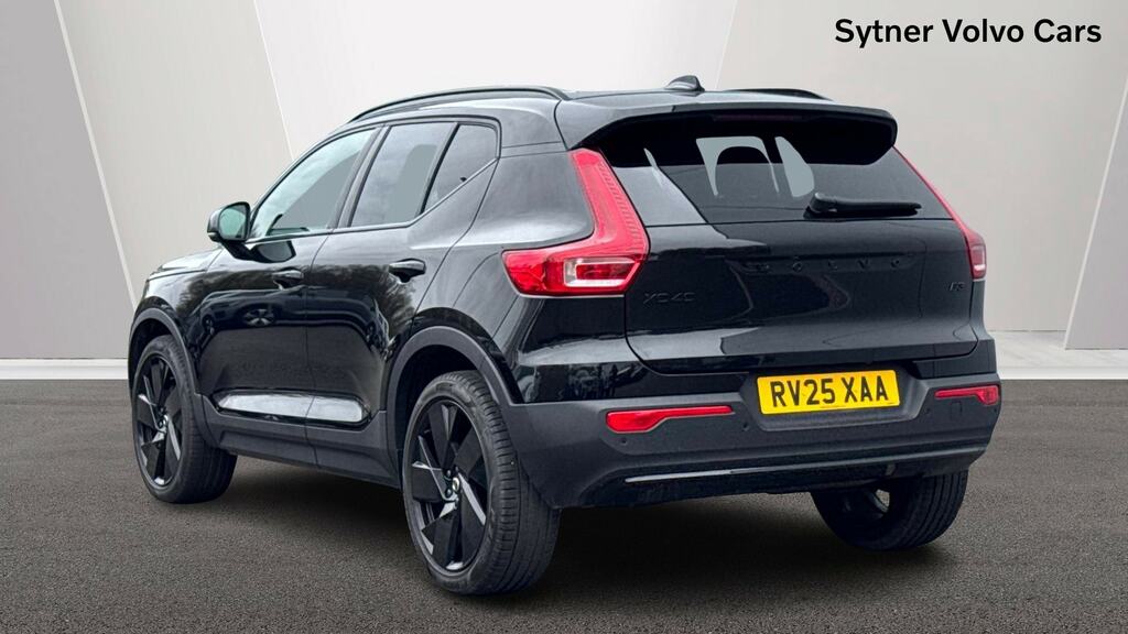 Volvo XC40 2.0 B3p Plus Black Edition RV25XAA Black #2