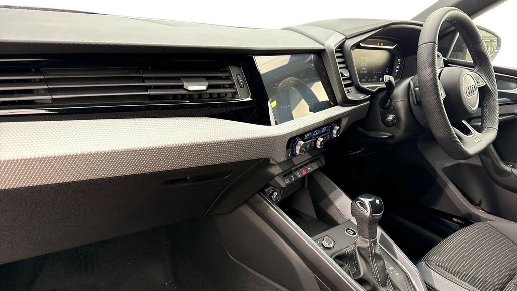 Audi A1 35 Tfsi Black Edition S Tronic Tech Pack Pro CX26HRF Silver #2