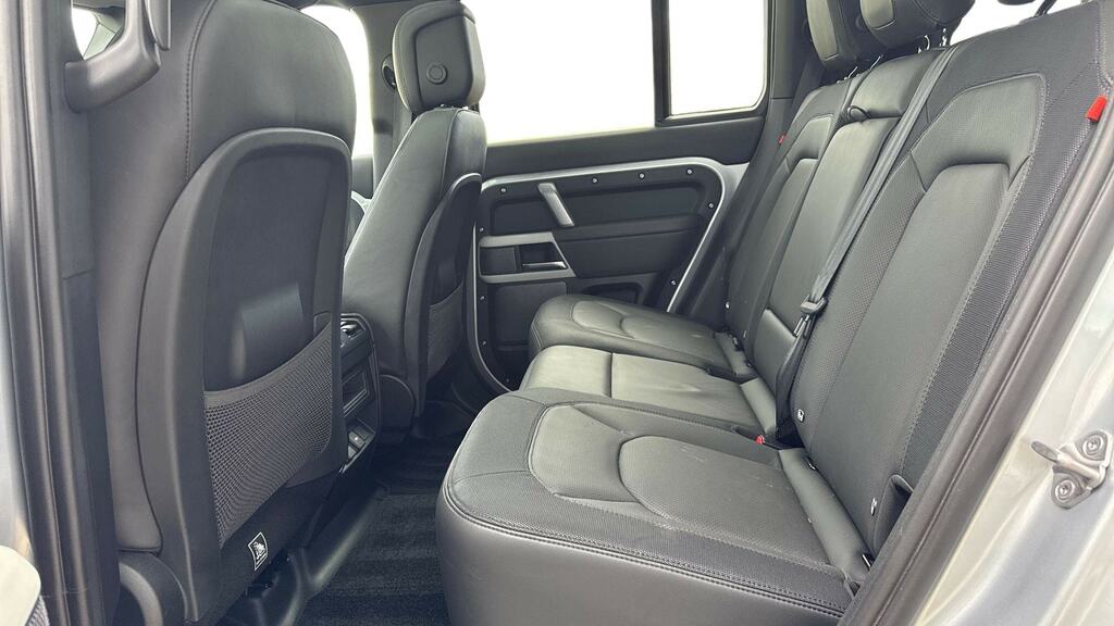 Land Rover Defender 110 3.0 D250 X-dynamic Hse 110 VF23KRD Silver #4
