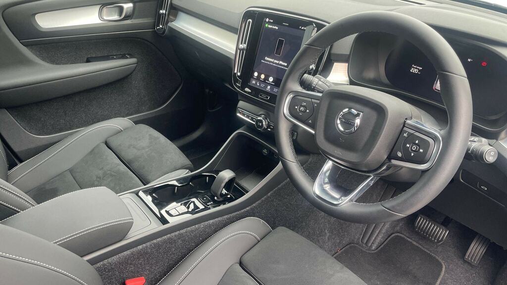 Volvo XC40 2.0 B3p Plus Dark MA26ENR Blue #5