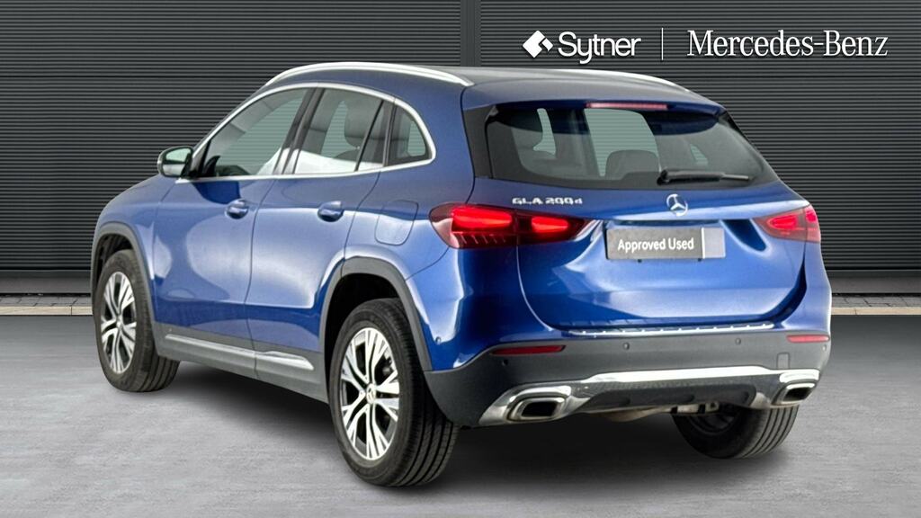 Mercedes-Benz GLA Class Gla 200D Sport Executive WR73VWV Blue #2