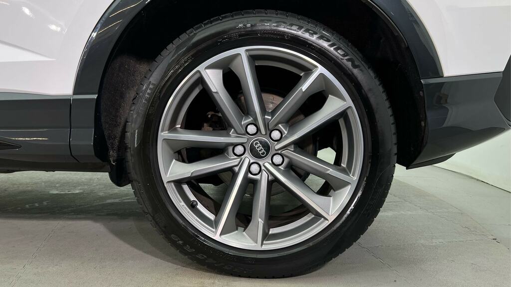 Audi Q3 35 Tfsi Black Edition S Tronic FL23NKX White #5