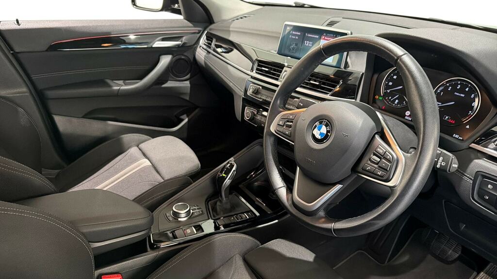 BMW X2 Sdrive 18I 136 Sport Step Black #6