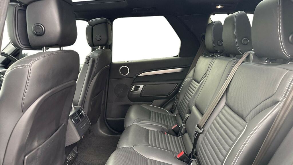 Land Rover Discovery 3.0 D300 R-dynamic Hse KS23UEM Black #4